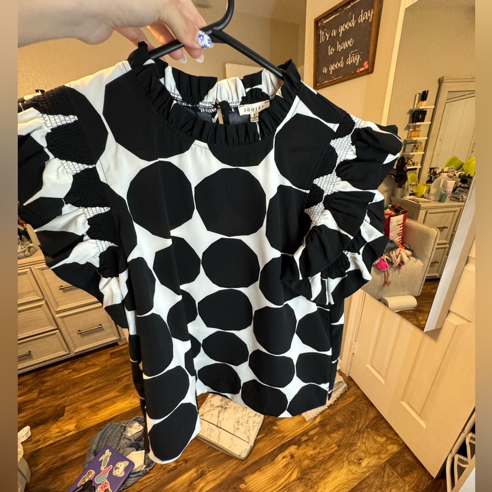 women’s size small puff sleeve blouse